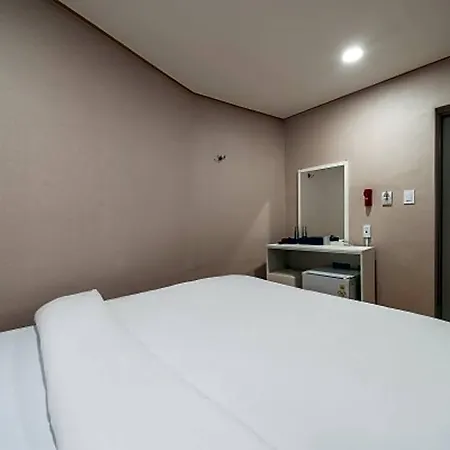 Hotel Familia Inn