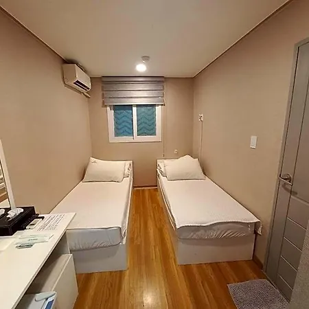 Hotel Familia Inn